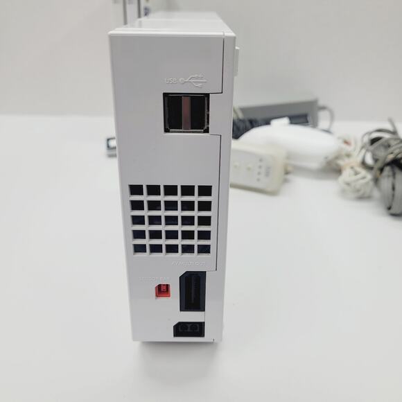 Nintendo Wii System Console (RVL-001) Controller Nunchuck Cords and 3 Games - Picture 10 of 11